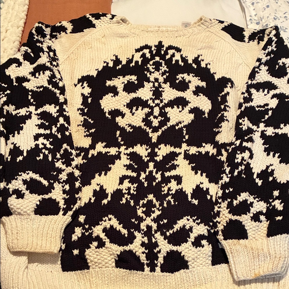 Perry Ellis Black and Cream Knit Sweater